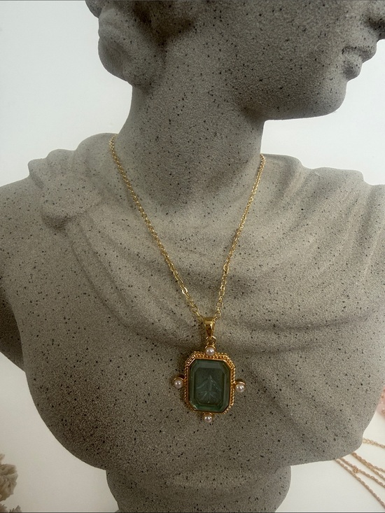 Jewelry - Gold-Plated Necklace with Blue Artificial Crystal Pendant and Pearls